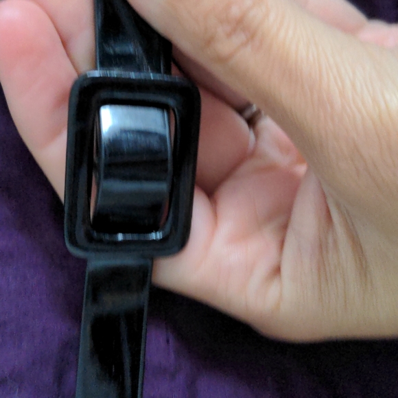 A cute cap sleeve top - Picture 2 of 4